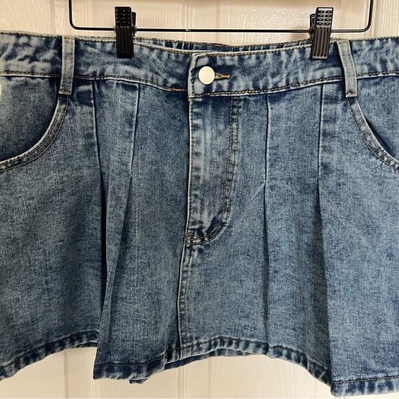 Liv & Lottie Women's Pleated Denim Mini Skirt, Size XL NWT juniors - Picture 7 of 10